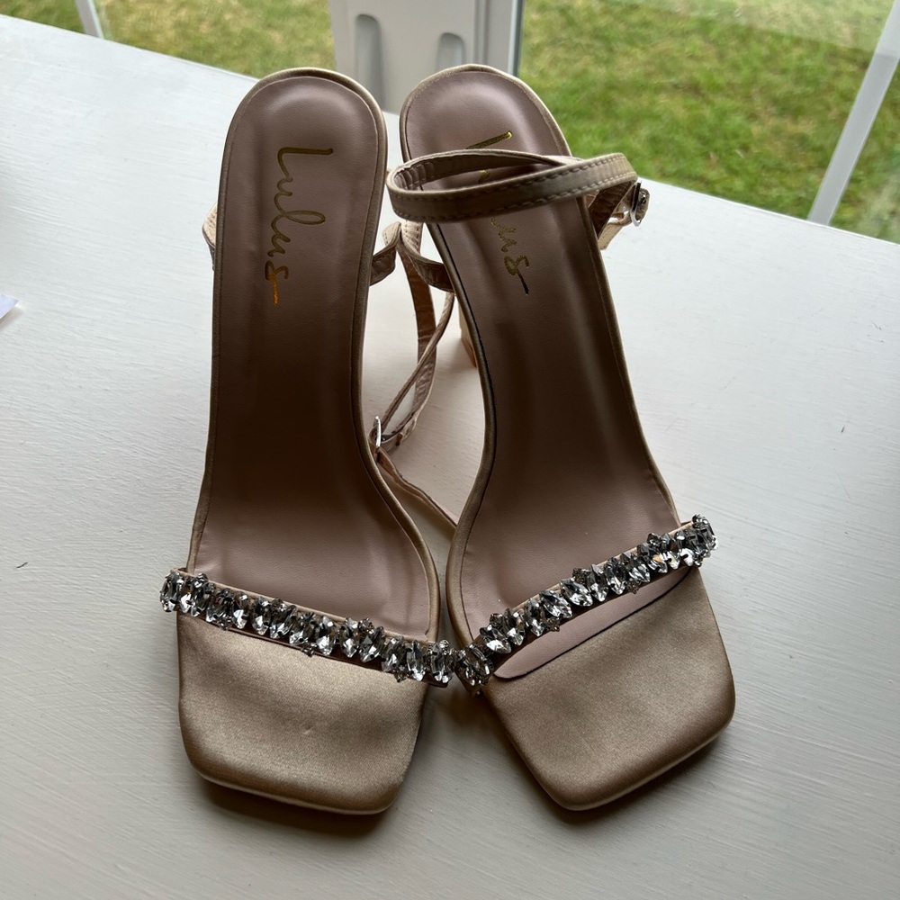 Lulus high heels 4” with jewels